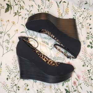 Report Black Platform 4.5 inch Heels, Round Toe, Ankle Strap, Size 9, Used